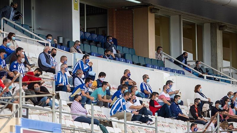 El Recre publica las condiciones para los 400 abonados que podrán acudir al partido ante el Cádiz B a expensas de la Junta