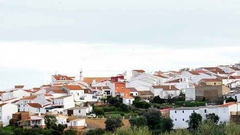 La Palma suspende su mercadillo y Berrocal cierra durante 14 días la hostelería y el comercio