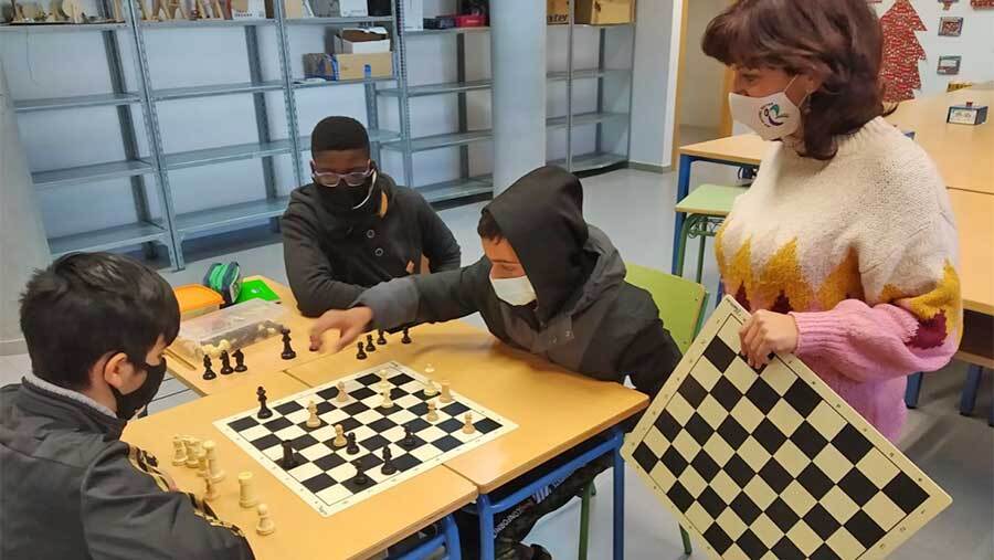 Más de 6.000 alumnos y 250 docentes de la provincia usan el ajedrez como herramienta educativa
