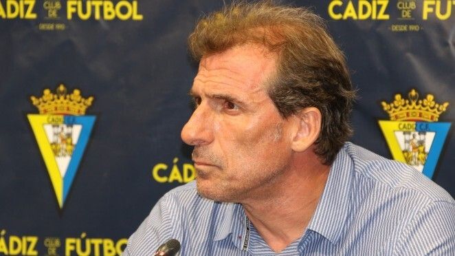 Óscar Arias deja de ser el director deportivo del Cádiz