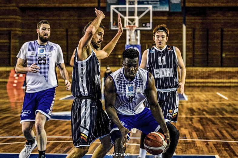 El Huelva Comercio hinca por primera vez la rodilla esta temporada (65-63)
