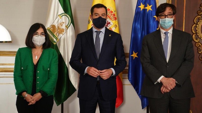 Sanidad descarta la petición de Andalucía de adelantar el toque de queda más allá de las 22.00 horas