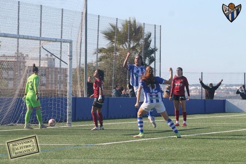 Mayra Ramírez le da al Sporting Huelva su ansiada primera victoria (2-0)