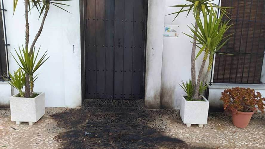 Investigan el intento de quemar el Ayuntamiento de Cañaveral de León