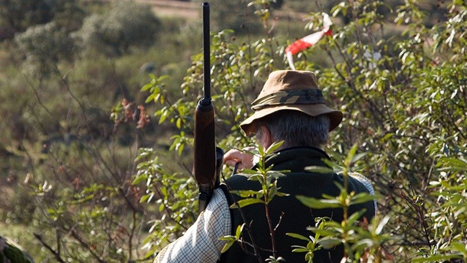 El fallecido en la montería era natural de Santa Olalla y dirigía una sucursal bancaria en Almonte
