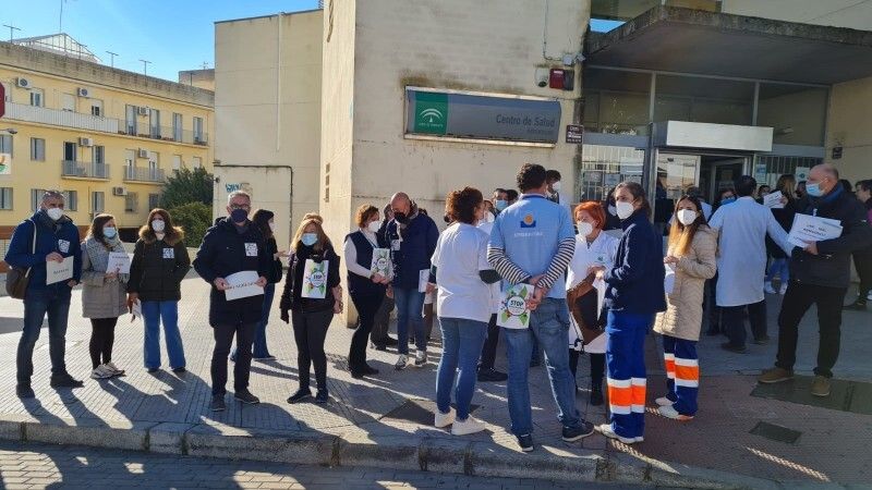 Un hombre agrede a un vigilante del centro de salud de Adoratrices al no conseguir cita con su médico