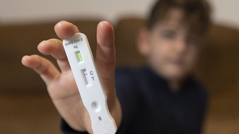 Jornada con 378 positivos por Covid y 21 hospitalizados más en la provincia