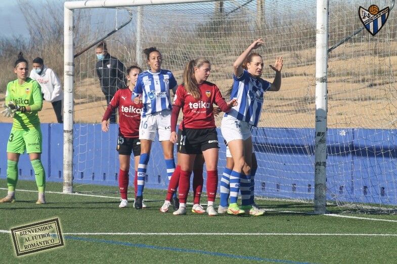 Mayra Ramírez le da al Sporting Huelva su ansiada primera victoria (2-0)