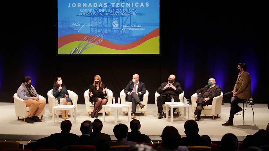Las Cocheras acogen unas jornadas sobre la influencia de los puertos en la gastronomía