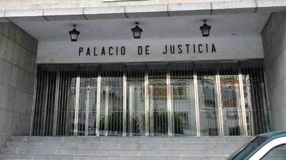 Una sentencia reconoce el derecho de una enfermera a sumar los permisos de maternidad y paternidad