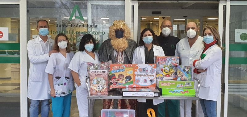 CSIF dona juguetes educativos al área de Pediatría del Hospital Juan Ramón Jiménez