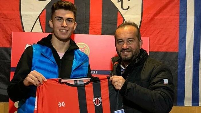 El central onubense Paco Benítez refuerza al Cartaya