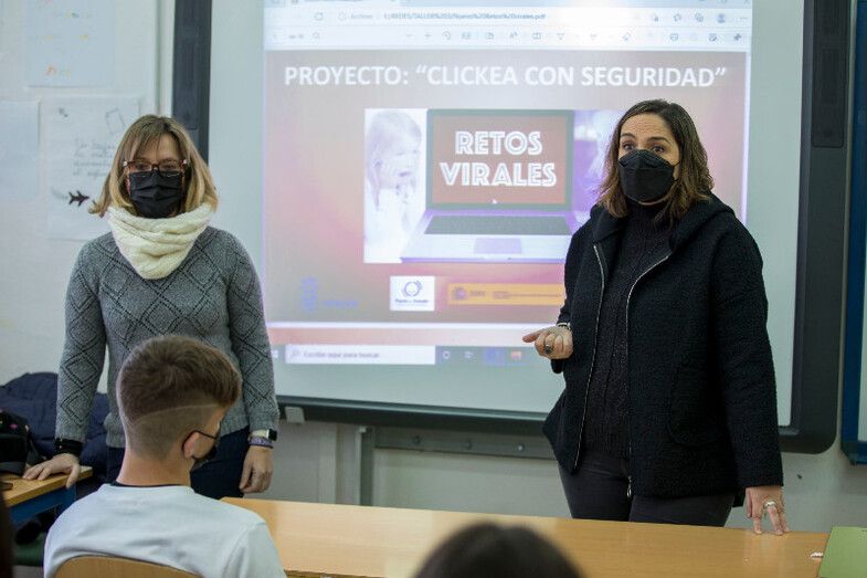 Alumnos del IES Diego de Guzmán y Quesada reciben un taller sobre seguridad en redes sociales