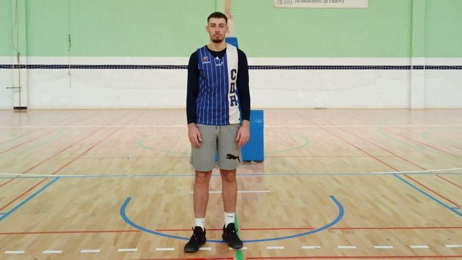 El Ciudad de Huelva prueba al pívot sueco-sirio David Hermes