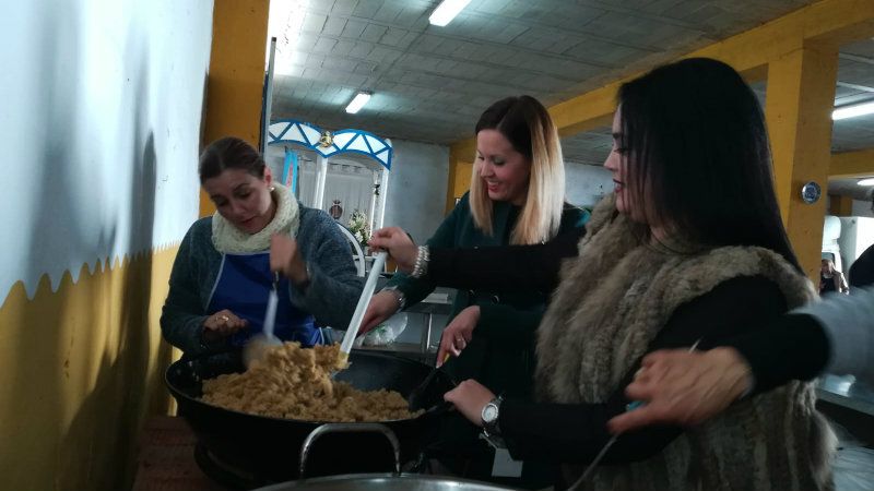 Emigrantes invita este domingo en su casa hermandad a degustar las ‘Migas del Tío Pepe’