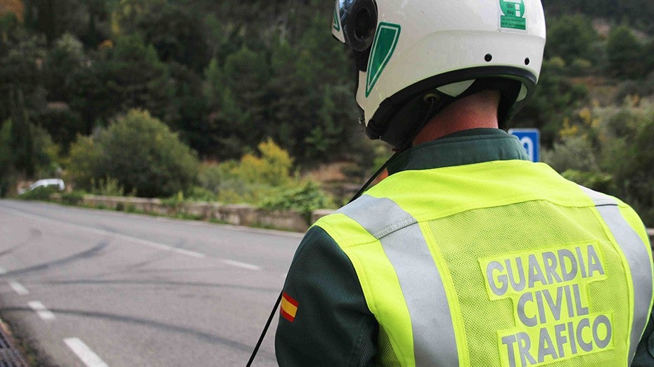 Tres adultos y un menor heridos al salirse su vehículo de la carretera en la A-49 en Cartaya
