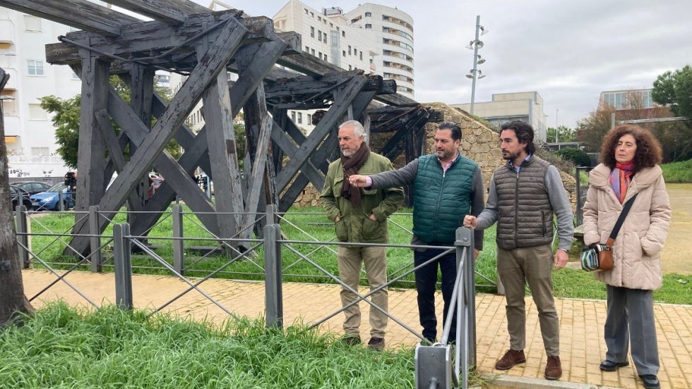El PP señala que Gabriel Cruz tiene el Muelle del Tinto 'abandonado a su suerte' y en 'grave peligro de derrumbe'