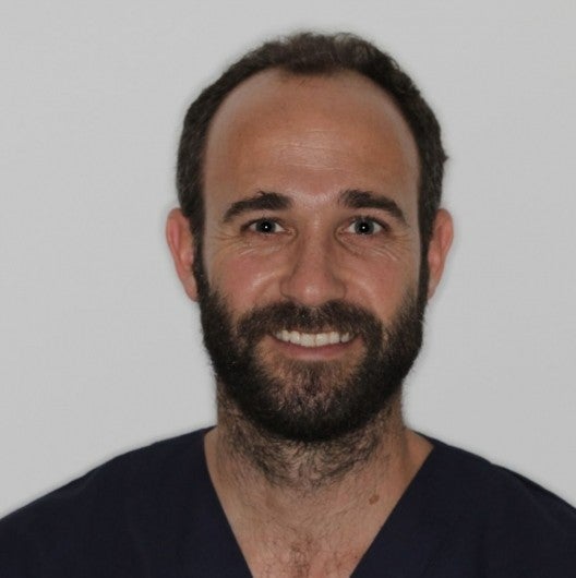 Un médico rehabilitador onubense en la lista de los médicos más valorados de España