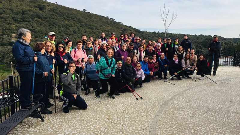 60 cartayeros participan en la cuarta ruta del programa municipal de senderismo