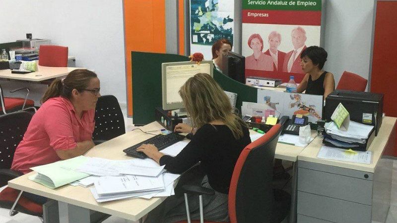 Andalucía encabeza la subida nacional del paro en enero pero Huelva se escapa gracias al inicio de la campaña agrícola