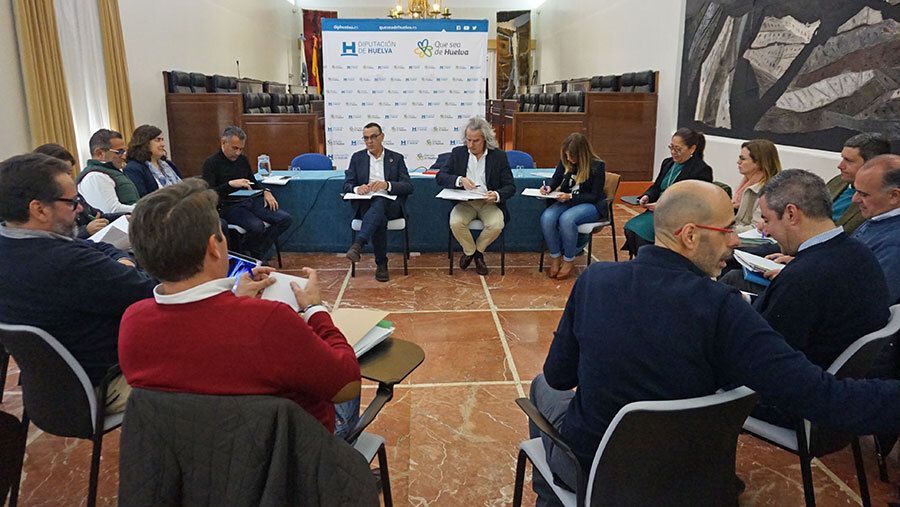 La Diputación invertirá 1,6 millones de euros en los municipios costeros para contribuir a sus planes de playas