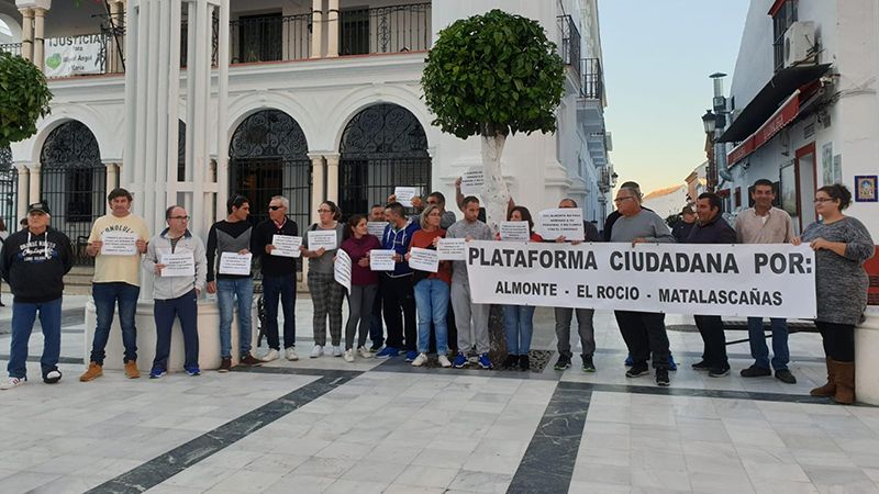 Trabajadores de FCC en Almonte reclaman el pago de sus nóminas