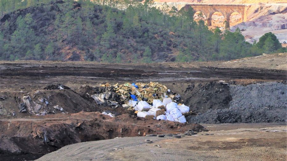 Ecologistas en Acción le pide a Juanma Moreno que impida el traslado de los residuos de la planta de Zaldívar al vertedero de Nerva
