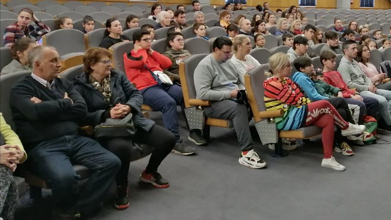 Diputación celebra en La Rábida una jornada de formación a familias con 200 asistentes