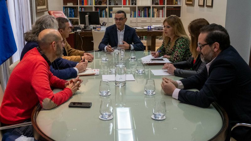 Caraballo recibe a los representantes de la recién creada Mesa Sectorial del Turismo