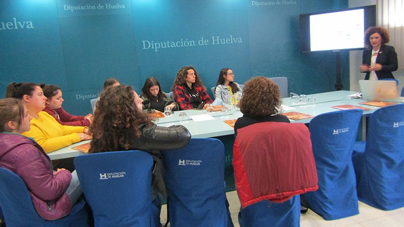 Alumnas de Promoción de Igualdad de Género del IES La Orden visitan Diputación