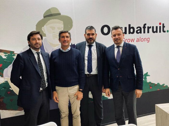 Caja Rural del Sur apoya en Fruit Logística Berlín el sector de los frutos rojos y su próximo congreso de junio