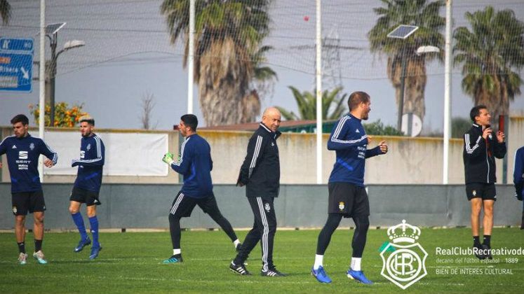 Un triunfo, tres empates y una derrota, balance de Claudio Barragán en sus debuts como técnico