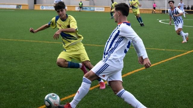 El Recre Juvenil se aferra a la esperanza al ganar un duelo loco (4-3)