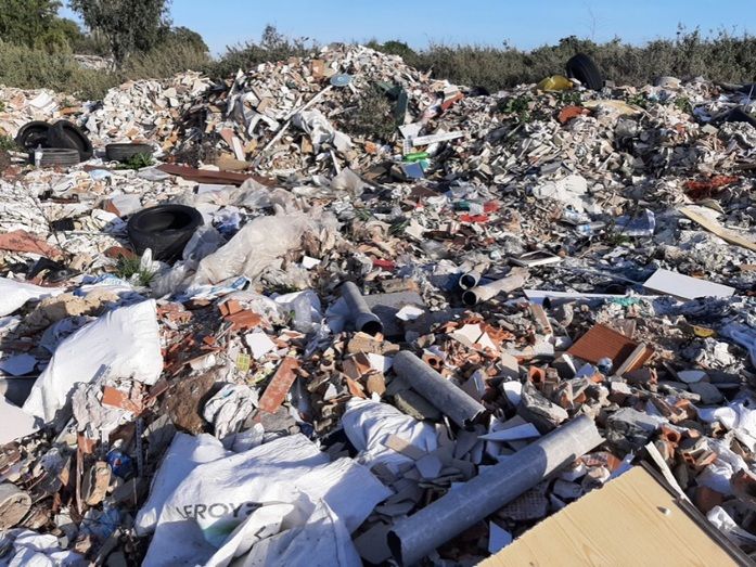 Mesa de la Ría denuncia que Marismas del Titán es 'un vertedero incontrolado de residuos industriales y de obras'
