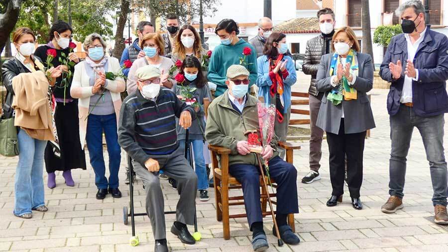 El PSOE celebra el 28F homenajeando a su militante más longevo