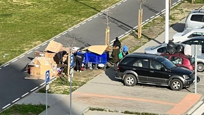 El Ayuntamiento facilita alimentos a la familia 'okupa' del Ensanche