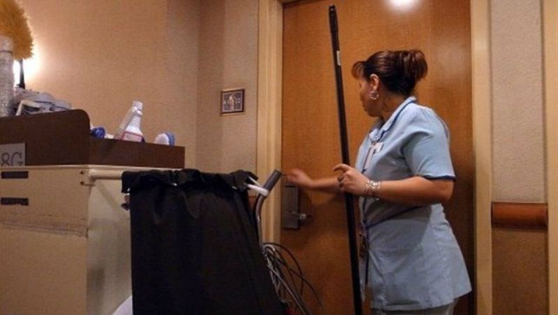 Se ofrecen cinco plazas para personal de limpieza en una empresa en Jabugo