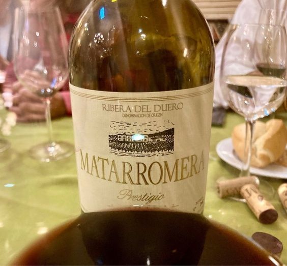 Carlos Moro conquista Huelva con sus vinos y se maravilla con su gastronomía