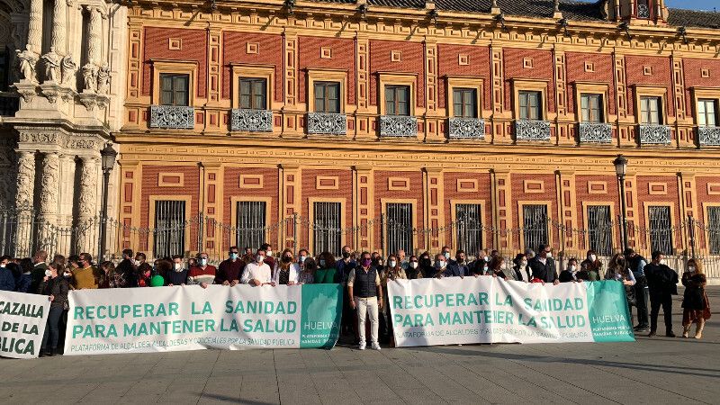 Alcaldes socialistas reclaman en Sevilla una sanidad pública 'digna y con los recursos necesarios'