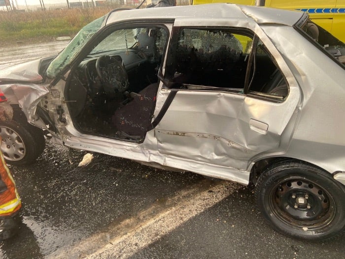 Fallece una persona en un accidente entre un camión y un coche en Gibraleón