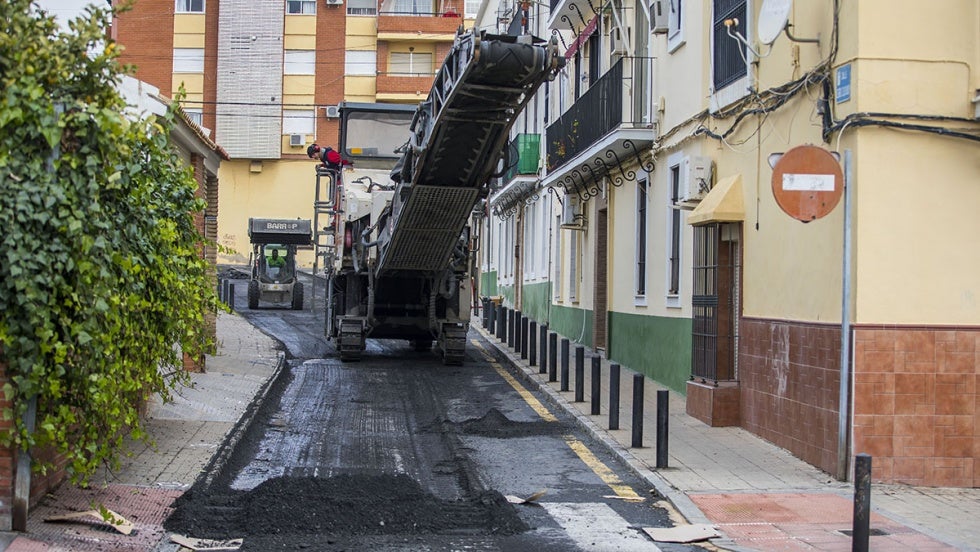 Las obras de asfaltado llegan este lunes a la avenida Galaroza