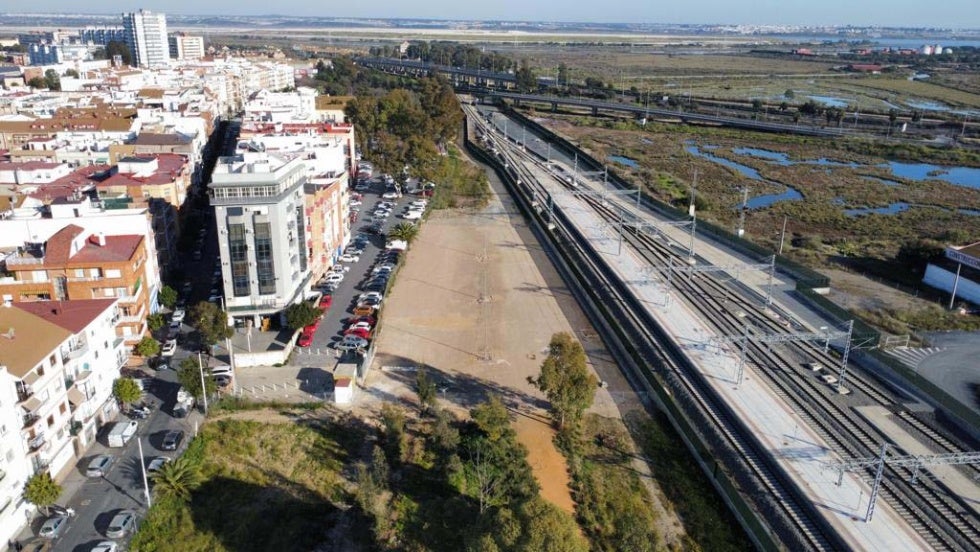 Rechazan el nuevo aparcamiento privado proyectado en el Matadero sobre lo que será el Parque del Ferrocarril