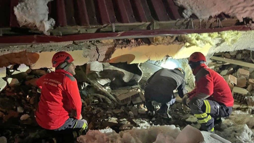 Los bomberos de Huelva continúan actuando ante el terremoto de Turquía: son el único equipo en la ciudad de Elbistán