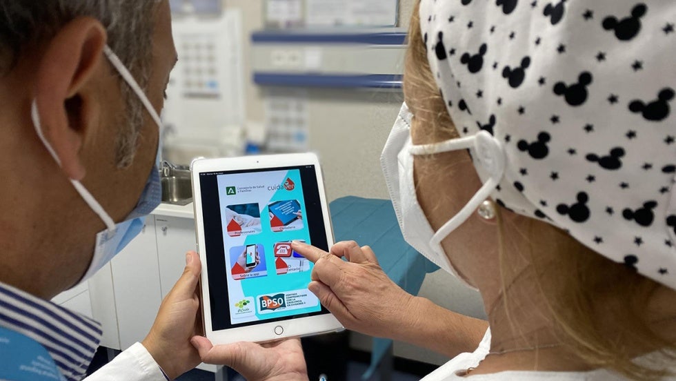 Médicos especialistas, de familia y pediatras podrán seguir trabajando hasta los 70 años