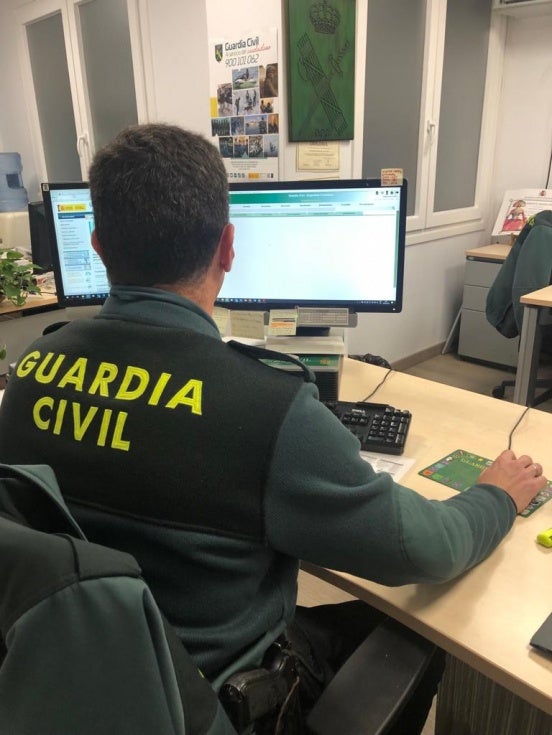 Detenido en Ayamonte tras robar en varios establecimientos y usar tarjetas de crédito ajenas