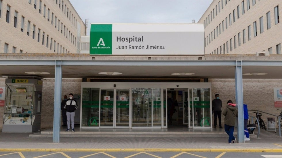 Buscan al autor de un atropello a un hombre de 69 años frente al Pabellón de Deportes de Gibraleón