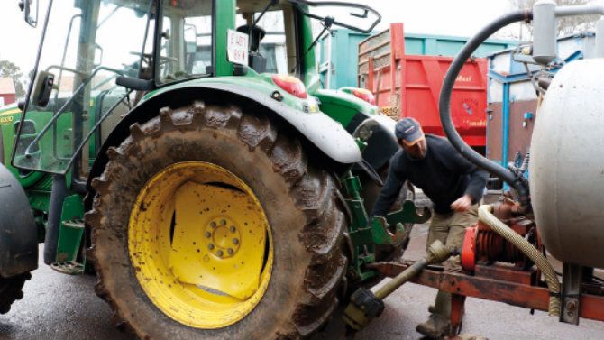 UPA Huelva pondrá en contacto a agricultores y Ayuntamientos de la provincia para ayudar en tareas de desinfección