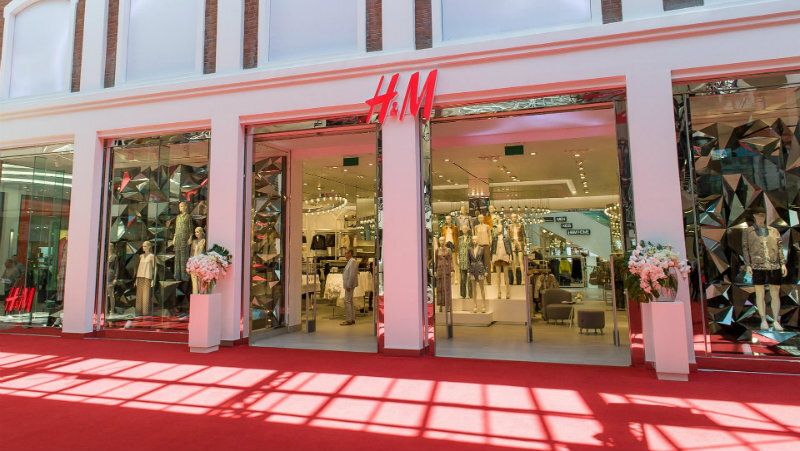 Todas las tiendas de las multinacionales textiles H&M, Inditex y Cortefiel cierran desde este sábado