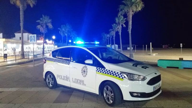 Las dependientas de un supermercado delatan a un ladrón sobre el que pesaba una orden de detención e ingreso en prisión
