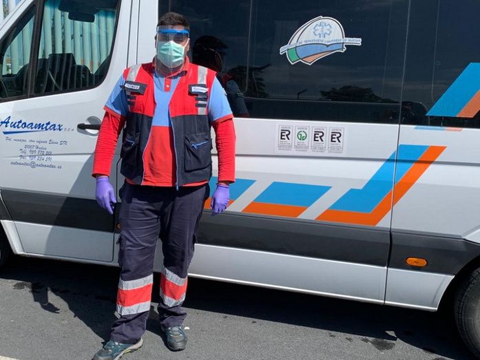 El Consorcio de Transporte Sanitario de Huelva refuerza el servicio con 17 ambulancias y cede nueve respiradores al SAS